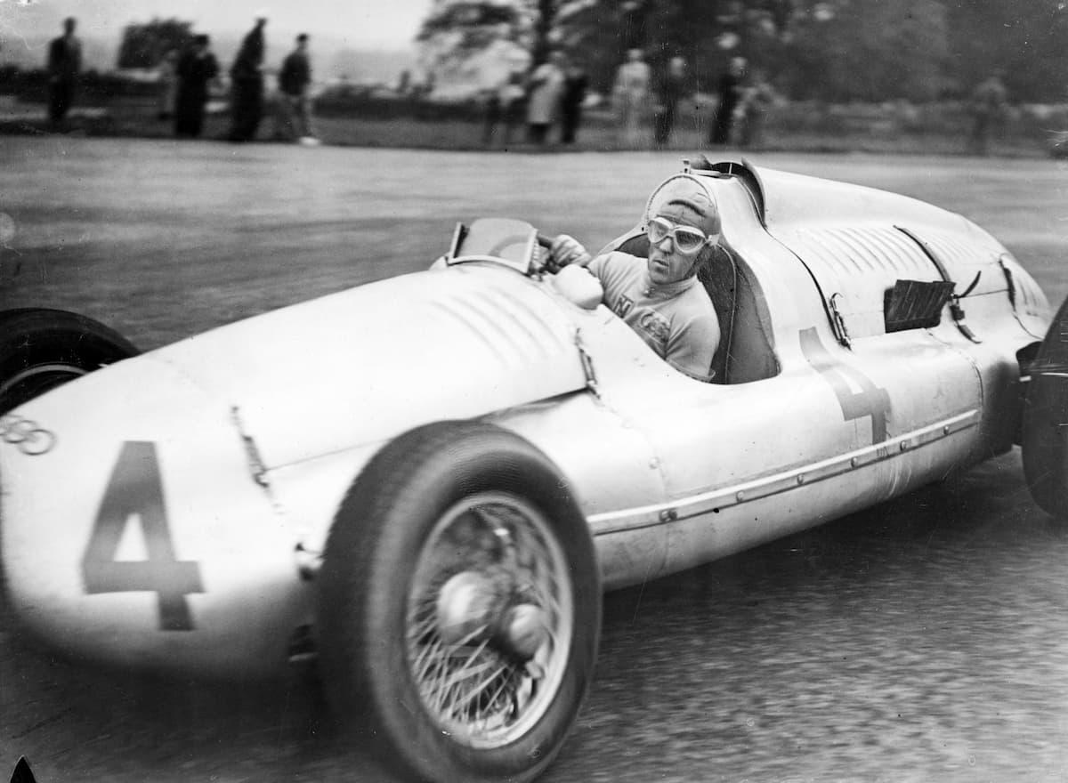 tazio-nuvolari-pilota.jpg