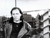 Vasco Rossi: vita spericolata di un rocker romantico