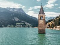 Lago di Resia: la storia del campanile sommerso