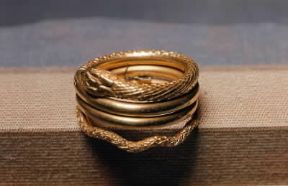 Armilla aurea del sec. I (Londra, Victoria and Albert Museum).De Agostini Picture Library/C. Bevilacqua