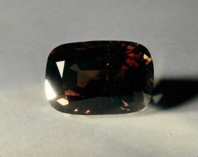 Alessandrite di Ceylon lavorata.De Agostini Picture Library/C. Bevilacqua