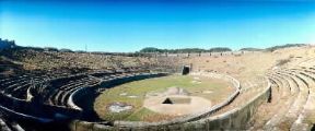 Anfiteatro. L'anfiteatro romano a Pompei.De Agostini Picture Library/C. Bevilacqua