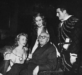 Paul Claudel con gli interpreti di La scarpetta di raso.De Agostini Picture Library