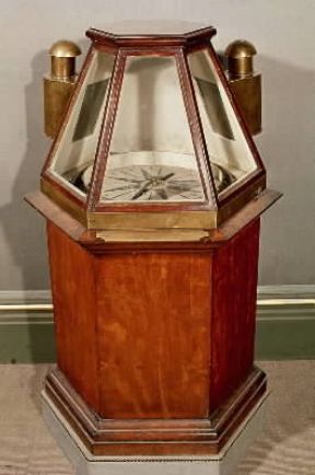 Bussola spagnola del 1853 racchiusa nella chiesuola (Madrid, Museo Navale).De Agostini Picture Library/G. Dagli Orti