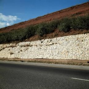 Consolidamento terreno lungo l'autostrada del Sole.De Agostini Picture Library