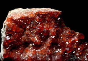 Grossularia. Cristalli del minerale.De Agostini Picture Library / C. Bevilacqua