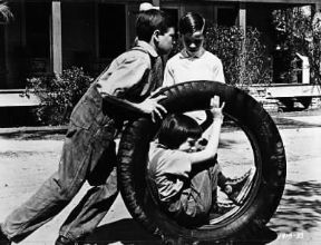 Robert Mulligan. Una scena del film Il buio oltre la siepe (1962).De Agostini Picture Library