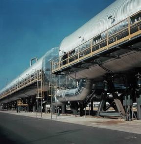 Acqua. Impianto di dissalazione a Porto Torres, in Sardegna.De Agostini Picture Library