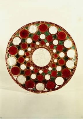 Sassanidi. La cosiddetta coppa di Cosroe, in oro, cristallo di rocca e vetri a cloisonnÃ©s (Parigi, Cabinets des MÃ©dailles).De Agostini Picture Library