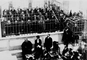 Camorra. Una fase del processo (1911-12) per l'assassinio dei coniugi Cuocolo, commesso da esponenti della camorra.De Agostini Picture Library