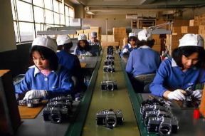 Giappone. Montaggio di macchine fotografiche.De Agostini Picture Library/M. Leigheb