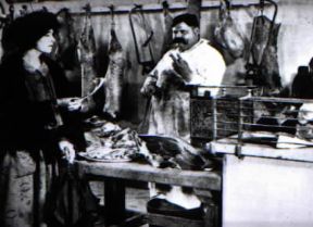 Erich von Stroheim. Un fotogramma del film Greed (1924).De Agostini Picture Library