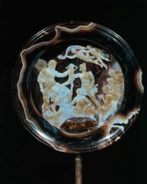 Alessandria d'Egitto. La Tazza Farnese in sardonica con la raffigurazione delle inondazioni del Nilo (sec. III-II a. C.; Napoli, Museo Archeologico Nazionale).De Agostini Picture Library/A. Dagli Orti