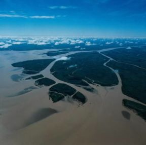 America. La confluenza del ParanÃ¡ nel RÃ­o de la Plata.De Agostini Picture Library/N. Cirani