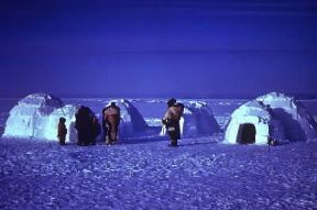 Igloo nell'Artide canadese.De Agostini Picture Library/M. Bertinetti