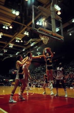 Pallacanestro . Fase di una partita.De Agostini Picture Library/P. Nigris