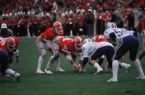 America. Un momento cruciale di una partita di football, sport molto in voga nella cultura nordamericana.De Agostini Picture Library/Bertinetti