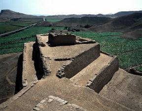 Fortezza di Paramonga, in PerÃº, della civiltÃ  ChimÃº (sec. XI-XV).De Agostini Picture Library/G. Dagli Orti