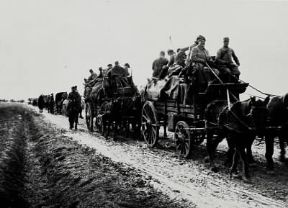 I guerra mondiale. Rinforzi francesi affluiscono verso Verdun.De Agostini Picture Library