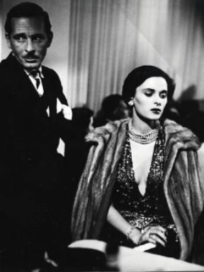 Michelangelo Antonioni. Una scena tratta dal film Cronaca di un amore (1950), interpretato da L. BosÃ¨, regia di M. Antonioni.De Agostini Picture Library