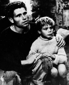 Neorealismo. Scena tratta da La terra trema di L. Visconti (1948).De Agostini Picture Library