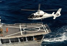 Appontaggio. Elicottero in fase di appontaggio sulla piattaforma di una nave.Fiat Aviazione