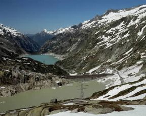 Centrale. Laghi di sbarramento per la produzione di energia elettrica presso il passo di Grimsel in Svizzera.De Agostini Picture Library/ 2 P