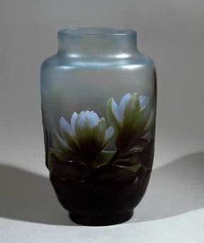 Ãˆmile GallÃ©. Vaso in vetro cammeo intagliato e inciso.De Agostini Picture Library/G. Dagli Orti