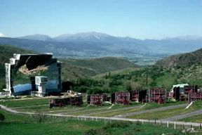 Centrale. La centrale solare a Odeillo, in Francia.De Agostini Picture Library/M. Celoria