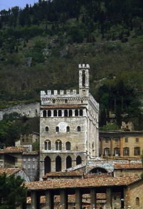 Gubbio. Il palazzo dei Consoli.De Agostini Picture Library / M. Leigheb