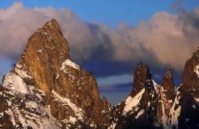 Les Dames Anglaises. L'Aiguille Noire de PeutÃ©rey e, a destra, le cinque guglie.De Agostini Picture Library / N. Cirani