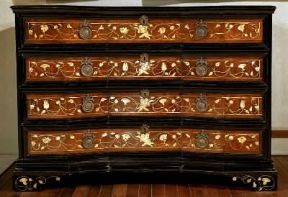 Cassettone italiano del sec. XVII (Milano, Museo del Castello Sforzesco).De Agostini Picture Library/A. Dagli Orti