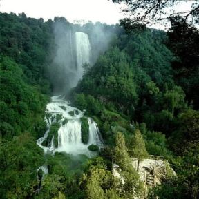 Umbria. La cascata delle Marmore (Terni).De Agostini Picture Library/J. Ciganovic