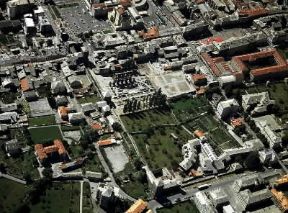 Aosta. Veduta aerea della cittÃ .De Agostini Picture Library/Pubbli Aer Foto