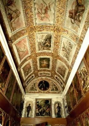 Francesco Morandini, detto il Poppi. La volta affrescata dello studiolo di Francesco I (Firenze, Palazzo Vecchio).De Agostini Picture Library/G. Nimatallah