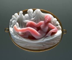 Glittica. Cammeo in calcedonio (Firenze, Museo degli Argenti).De Agostini Picture Library / A. Dagli Orti