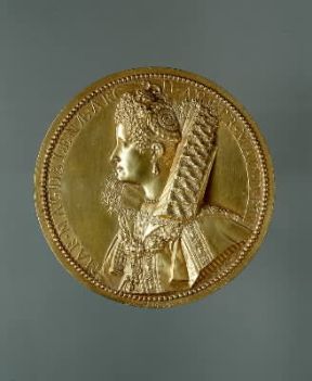Guillaume DuprÃ© . Medaglia in oro con l'effigie di Maria Maddalena d'Austria (sec. XVII; Firenze, Museo Nazionale del Bargello).De Agostini Picture Library/A. Dagli Orti