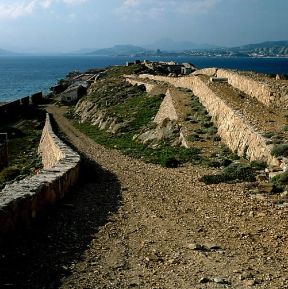 Caprera. Resti di costruzioni militari presso Punta Rossa.De Agostini Picture Library/P. Jaccod