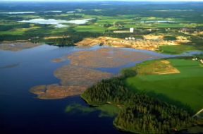 Finlandia. Veduta aerea della cartiera di Isalmi.De Agostini Picture Library/N. Cirani