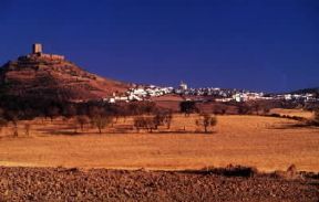 Estremadura. Veduta di Zafra con l'AlcÃ¡zar sulla sommitÃ .De Agostini Picture Library/C. Sappa
