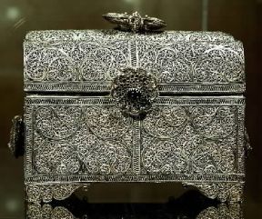 Filigrana. Cofano in filigrana d'argento del sec. XVII (Lisbona, Museu de Arte Antiga).De Agostini Picture Library/A. Dagli Orti