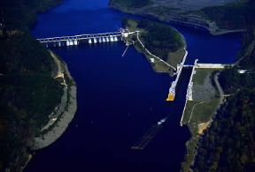 Diga chiusa sul Black Warrior River (U.S.A.).De Agostini Picture Library/M. Bertinetti