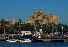 Palma di Maiorca . Una veduta della cattedrale.De Agostini Picture Library/G. SioÃ«n