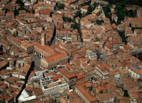Treviso. Veduta aerea della cittÃ .De Agostini Picture Library/Pubbli Aer Foto