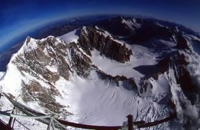 Deformazione . Esempio di deformazione fotografica (Massiccio del Monte Bianco).De Agostini Picture Library/M. Bertinetti