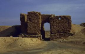 Dura Europos . La porta principale dell'antica cittÃ  siriana.De Agostini Picture Library/E. Turri