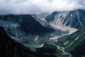 Bhutan. Laghi morenici nella valle del Pho Chu.De Agostini Picture Library/G. De Vecchi
