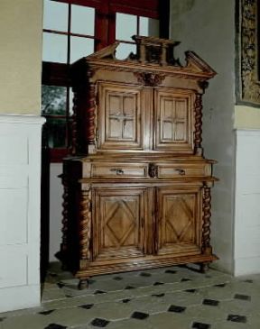 Buffet in noce di artigianato francese sec. XVII (Brissac, Castello).BÃ©nazet/Pix