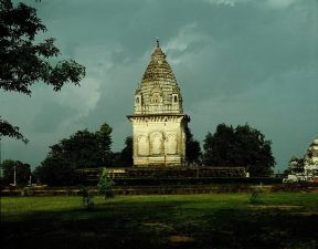 Induismo . Uno dei templi di Khajuraho (sec. X-XI).De Agostini Picture Library/M. Bertinetti