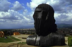 Mario Ceroli. Un'opera dello scultore teatino esposte in una personale a Firenze.De Agostini Picture Library/Berengo Gardin